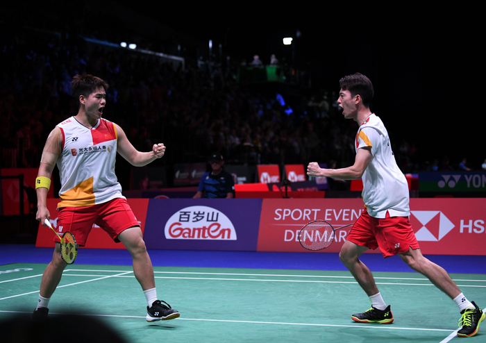 中与西班牙 中与西班牙